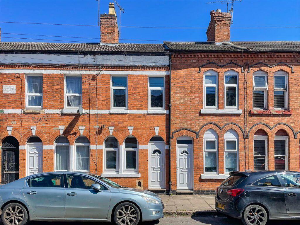 2 bed Mid Terraced House for rent in Stoughton. From Barkers - Leicester 2 bed Mid Terraced House for rent in Stoughton. From Barkers - Leicester