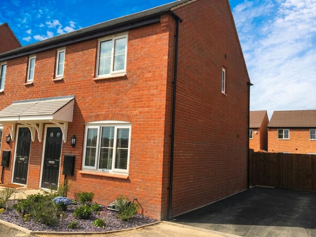 3 bed Semi Detached for rent in Thulston. From AKS - Derby 3 bed Semi Detached for rent in Thulston. From AKS - Derby