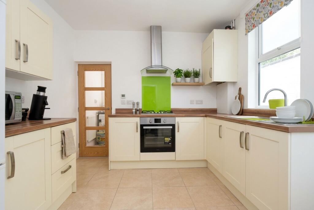 4 bed Mid Terraced House for rent in Mackworth. From AKS - Derby