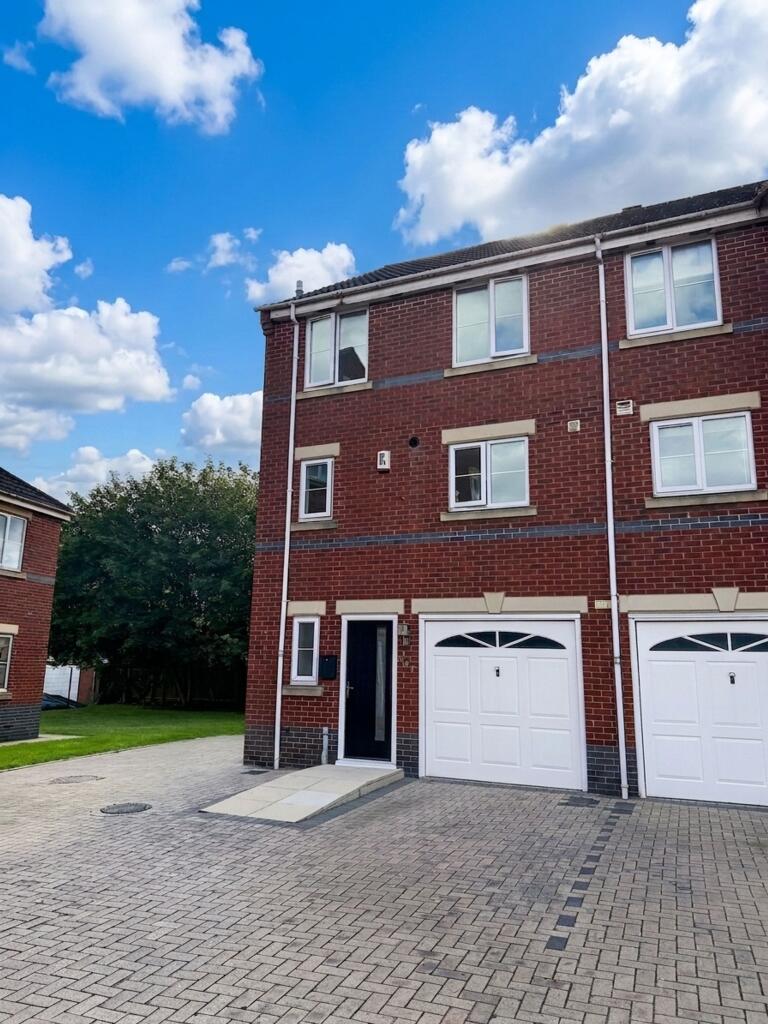 4 bed End of Terrace for rent in Mackworth. From AKS - Derby