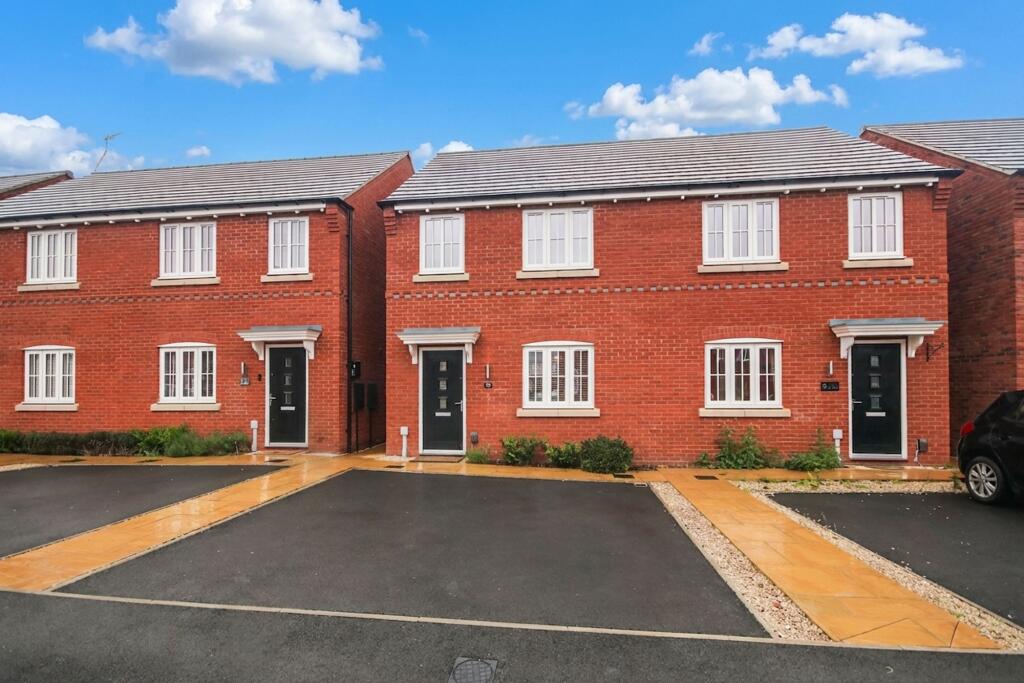 3 bed Semi Detached for rent in Hatton. From AKS - Derby 3 bed Semi Detached for rent in Hatton. From AKS - Derby