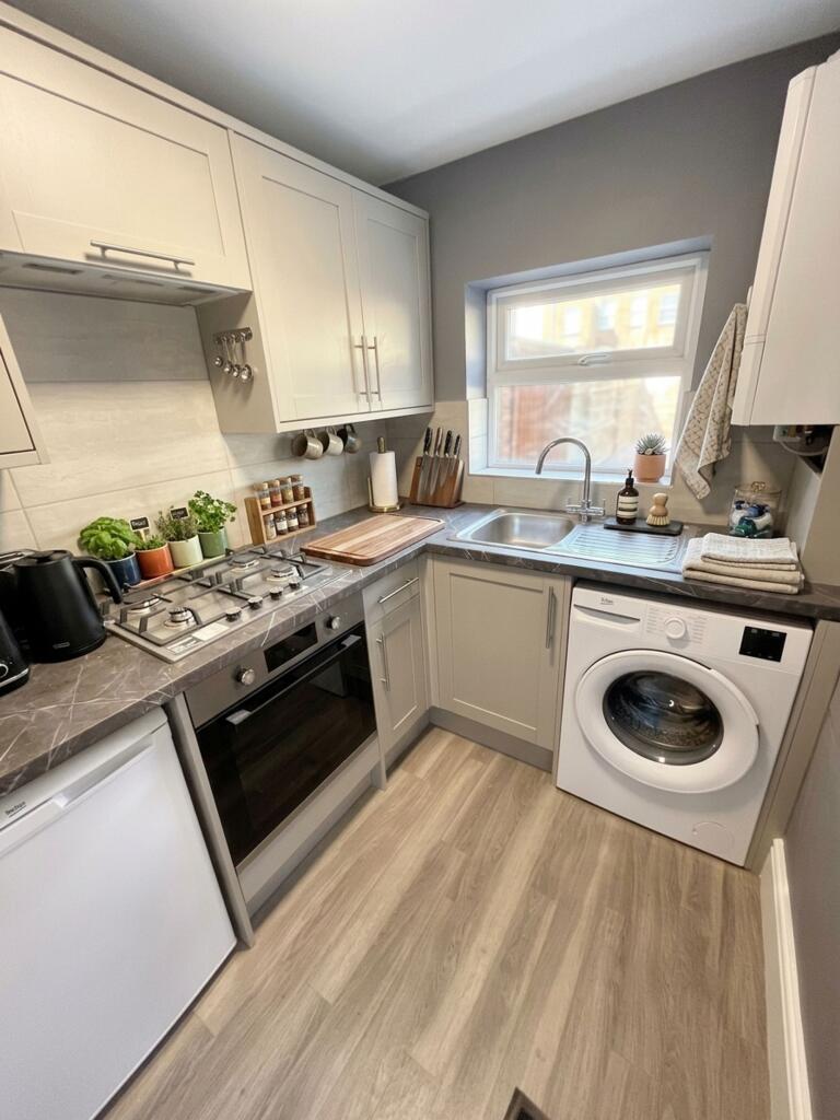 2 bed Mid Terraced House for rent in Derby. From AKS - Derby