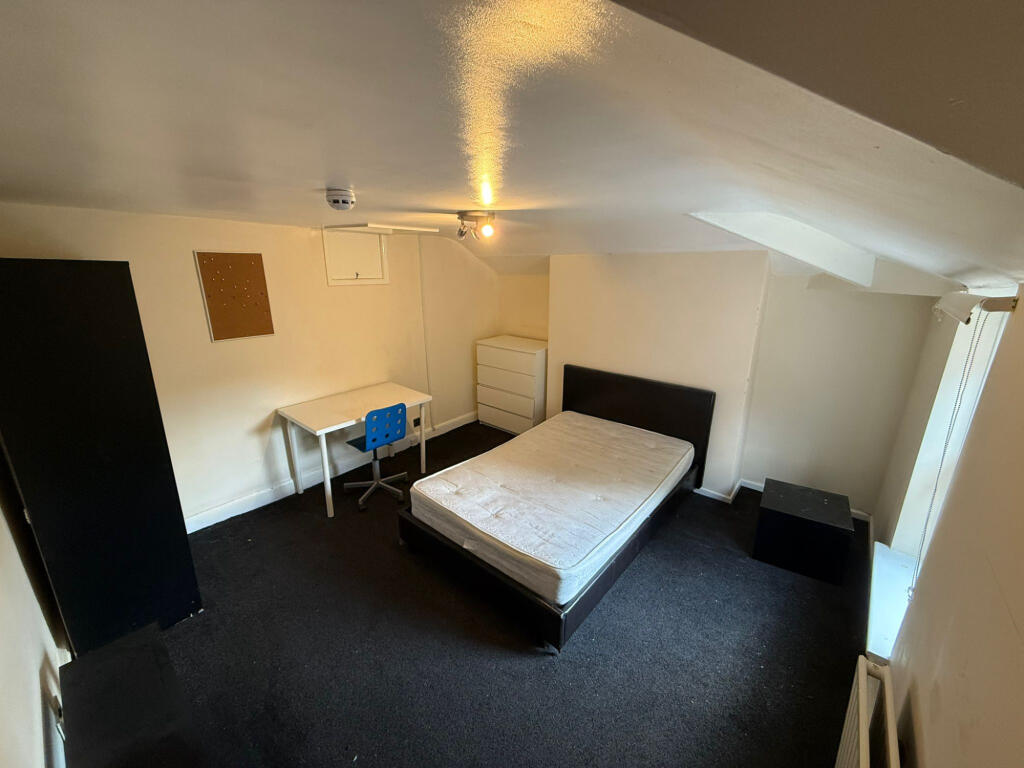 1 bed Mid Terraced House for rent in Manchester. From Mustafa & Co Property Management - Manchester