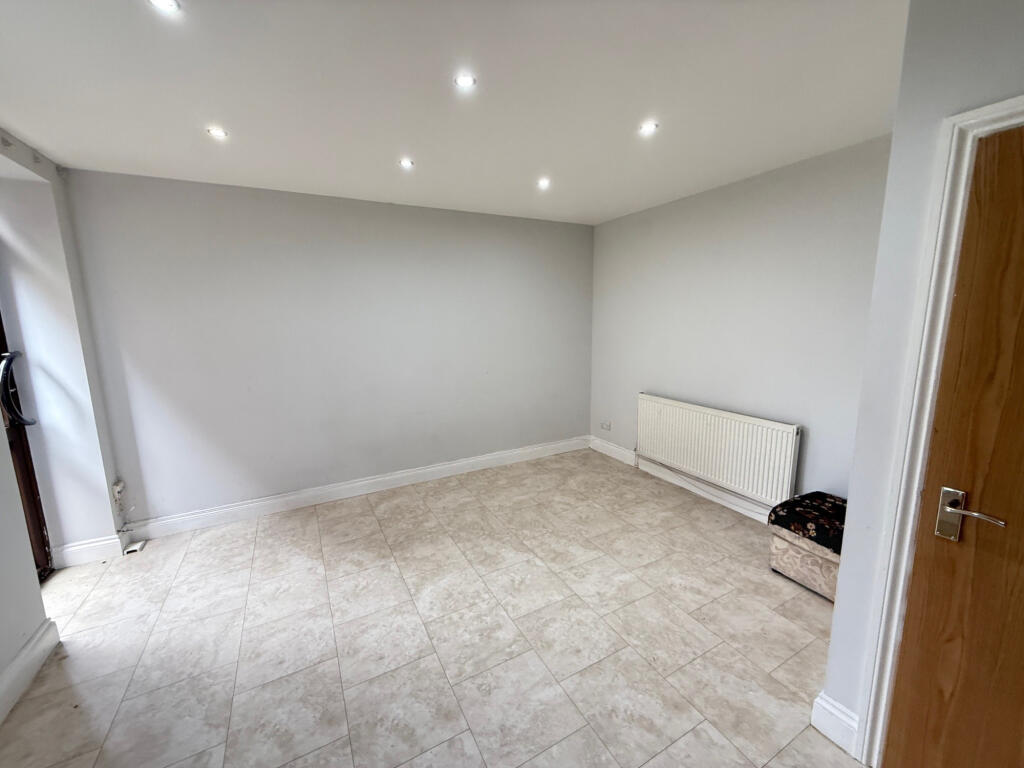 2 bed Apartment for rent in Stockport. From Mustafa & Co Property Management - Manchester 2 bed Apartment for rent in Stockport. From Mustafa & Co Property Management - Manchester