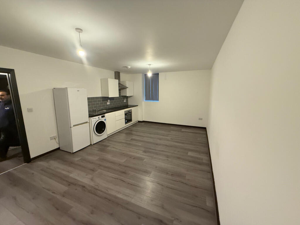 1 bed 1st Floor Flat for rent in Higher Folds. From Mustafa & Co Property Management - Manchester