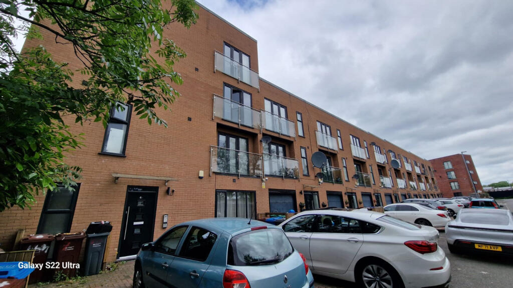 1 bed Mid Terraced House for rent in Manchester. From Mustafa & Co Property Management - Manchester