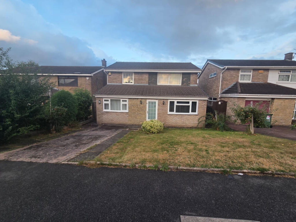 4 bed Detached for rent in Gatley. From Mustafa & Co Property Management - Manchester