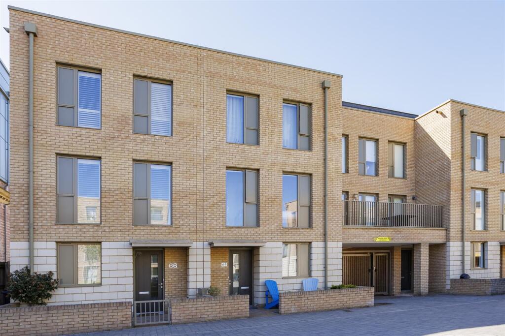 3 bed Mid Terraced House for rent in Bishopthorpe. From Naish Estate Agents - York 3 bed Mid Terraced House for rent in Bishopthorpe. From Naish Estate Agents - York
