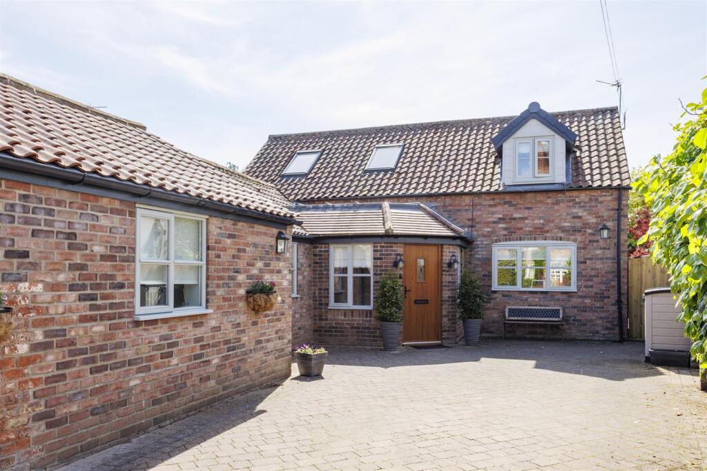 5 bed Detached for rent in York. From Naish Estate Agents - York
