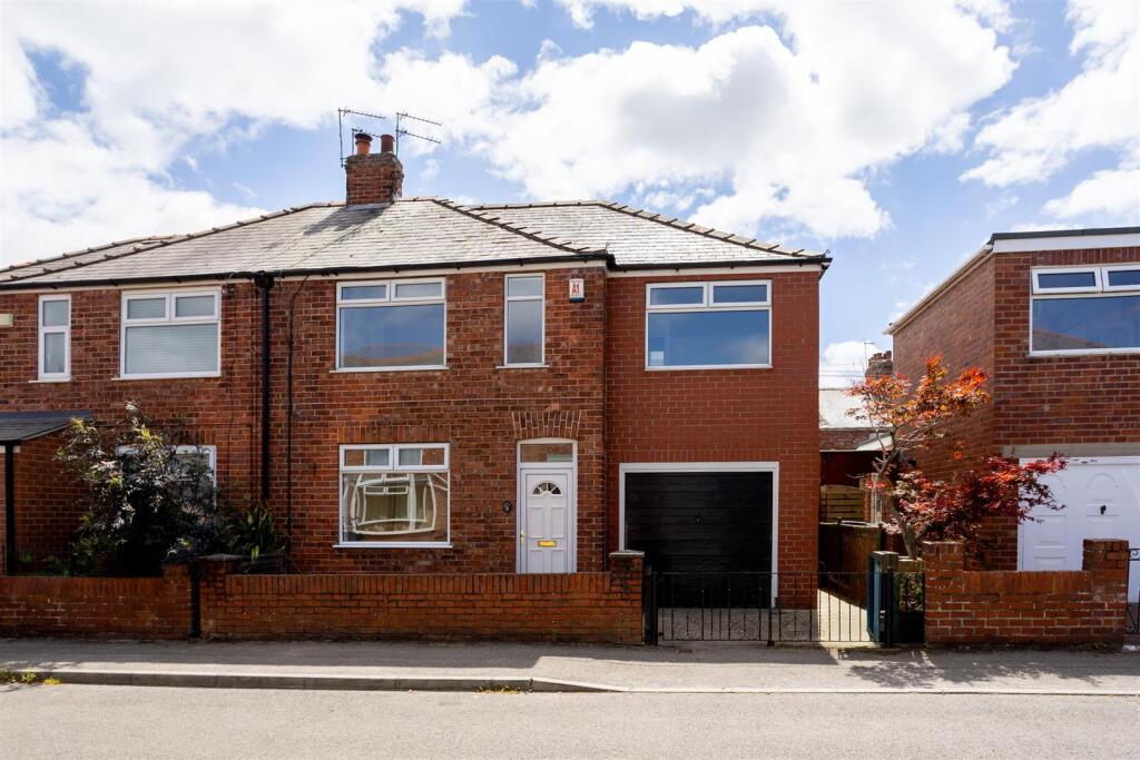 4 bed Semi Detached for rent in Bishopthorpe. From Naish Estate Agents - York 4 bed Semi Detached for rent in Bishopthorpe. From Naish Estate Agents - York