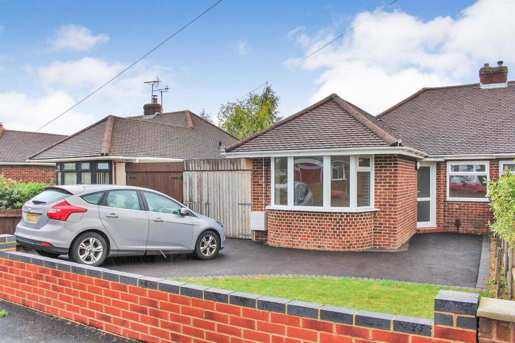 3 bed Semi-detached bungalow for rent in Gloucester. From Naylor Powell - Gloucester