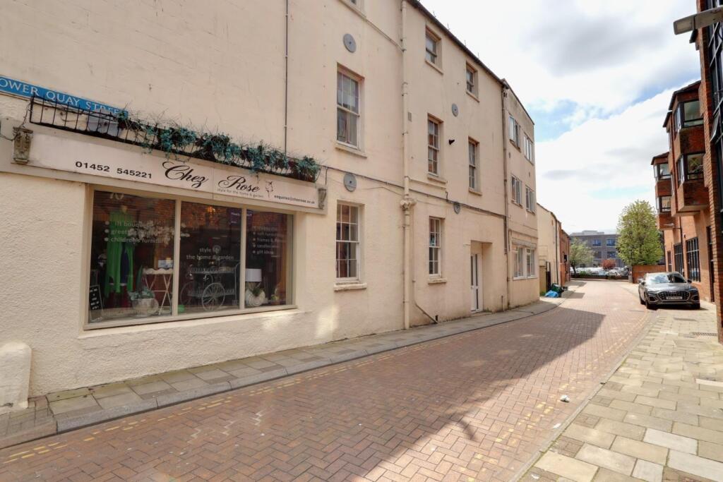 1 bed 1st Floor Flat for rent in Gloucester. From Naylor Powell - Gloucester 1 bed 1st Floor Flat for rent in Gloucester. From Naylor Powell - Gloucester