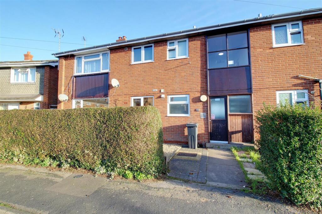 2 bed 1st Floor Flat for rent in Frampton on Severn. From Naylor Powell - Gloucester