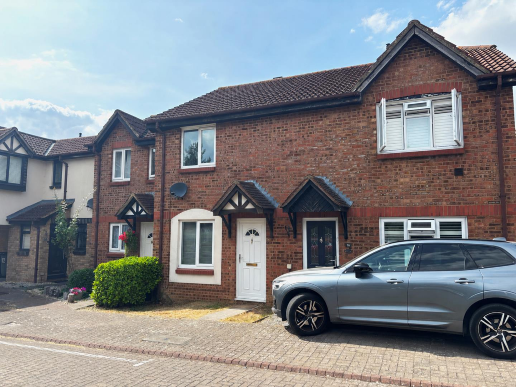 2 bed Mid Terraced House for rent in Gloucester. From Naylor Powell - Gloucester