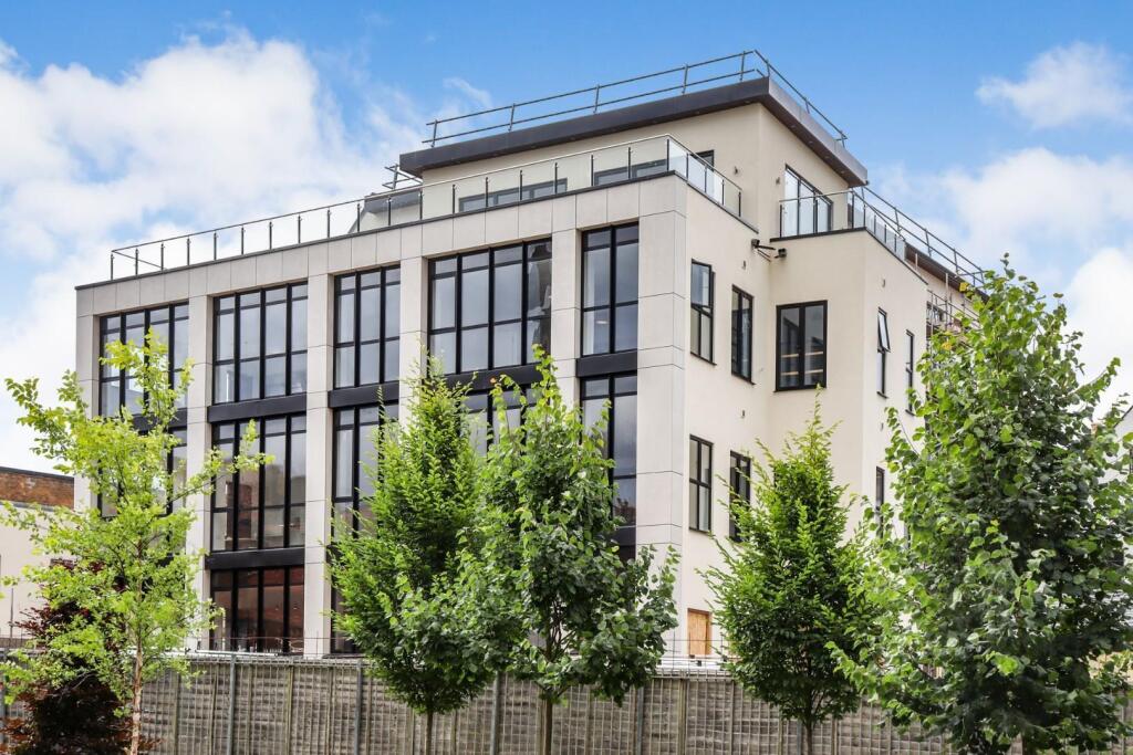 2 bed Apartment for rent in Gloucester. From Naylor Powell - Gloucester