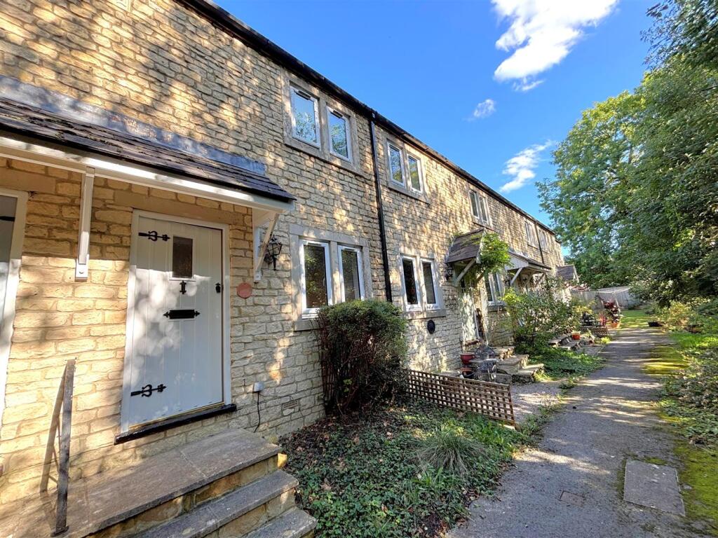 1 bed Mid Terraced House for rent in Stroud. From Naylor Powell - Gloucester
