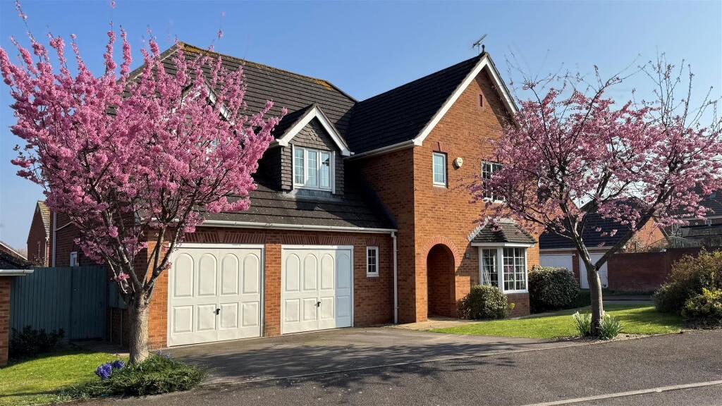 5 bed Detached for rent in Over. From Naylor Powell - Gloucester 5 bed Detached for rent in Over. From Naylor Powell - Gloucester