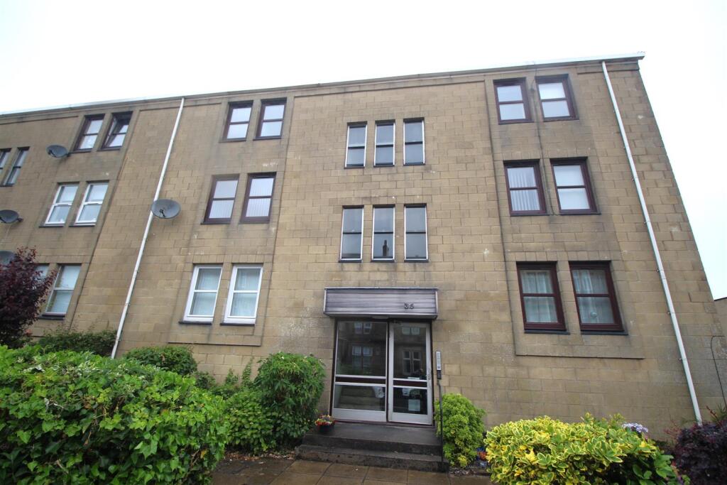 1 bed 1st Floor Flat for rent in Gourock. From Neill Clerk - Greenock