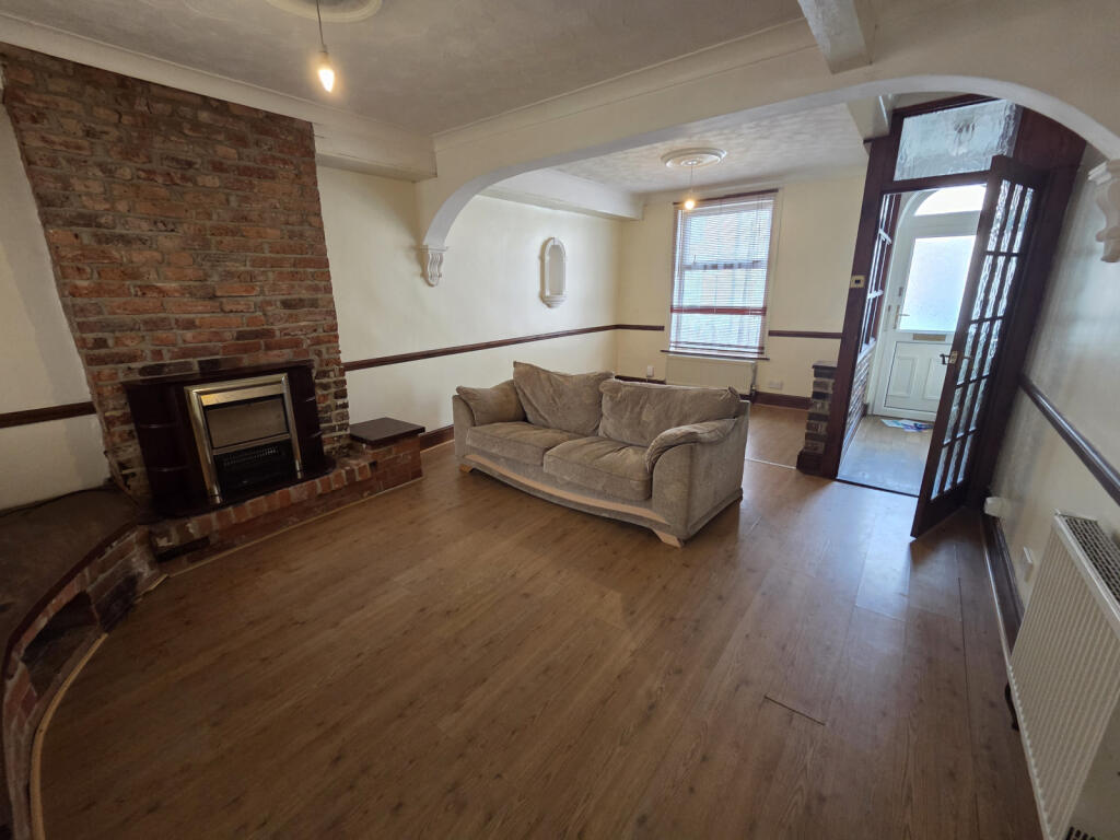 3 bed Mid Terraced House for rent in Portsmouth. From New Era Agency Ltd - Southsea 3 bed Mid Terraced House for rent in Portsmouth. From New Era Agency Ltd - Southsea