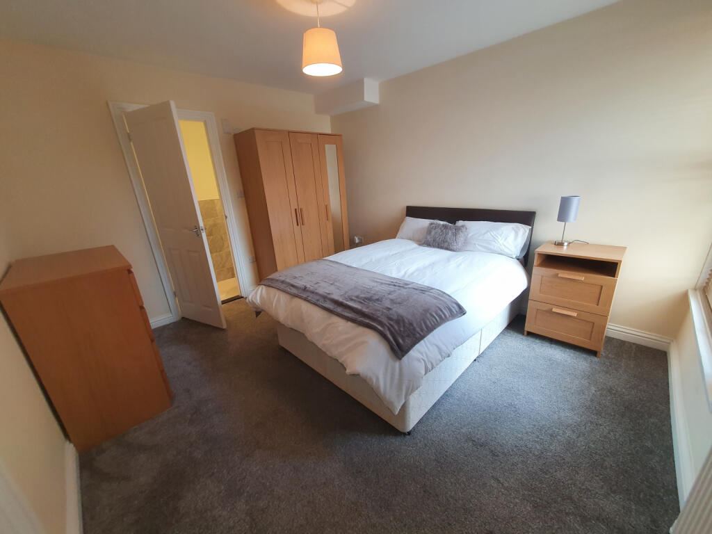 1 bed Mid Terraced House for rent in Portsmouth. From New Era Agency Ltd - Southsea