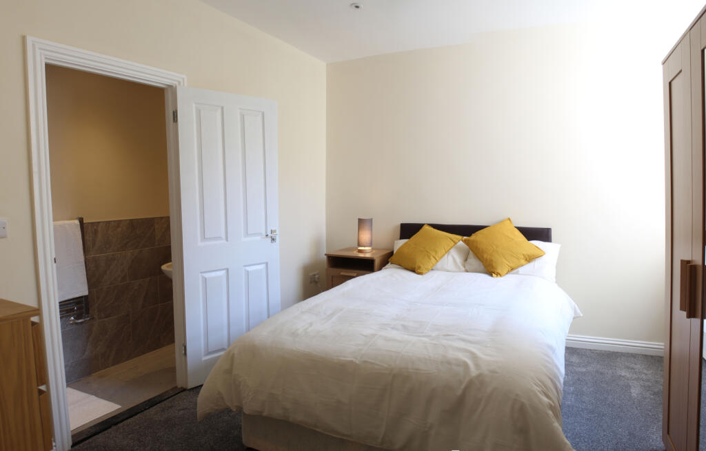 1 bed Mid Terraced House for rent in Portsmouth. From New Era Agency Ltd - Southsea