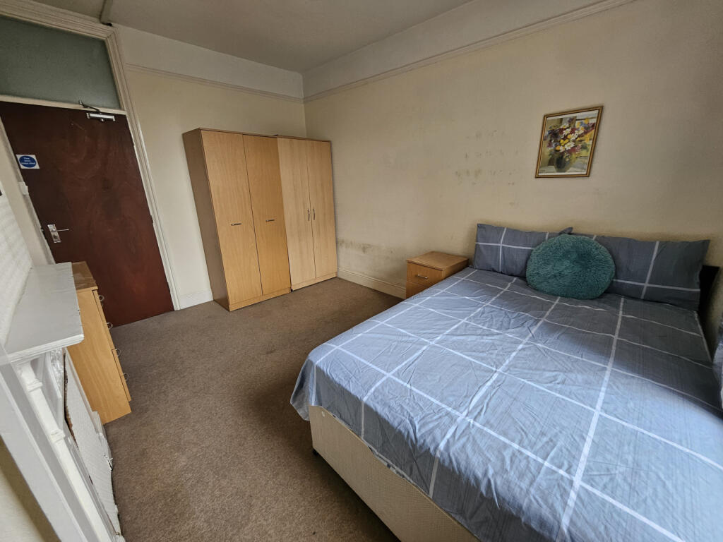 1 bed Mid Terraced House for rent in Portsmouth. From New Era Agency Ltd - Southsea