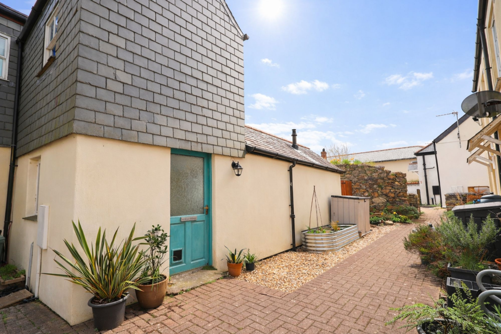 1 bed Semi Detached for rent in St Columb Major. From Newquay Property Centre - Newquay 1 bed Semi Detached for rent in St Columb Major. From Newquay Property Centre - Newquay