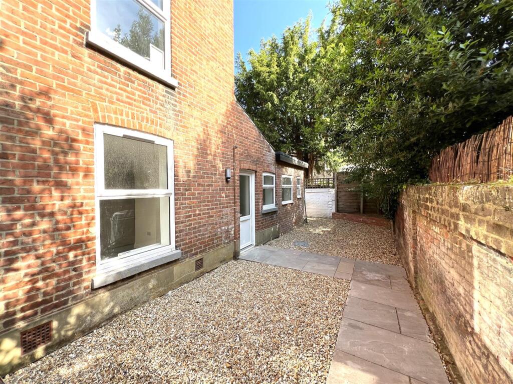 1 bed 1st Floor Flat for rent in Portsmouth. From NEXA Properties - Southsea 1 bed 1st Floor Flat for rent in Portsmouth. From NEXA Properties - Southsea