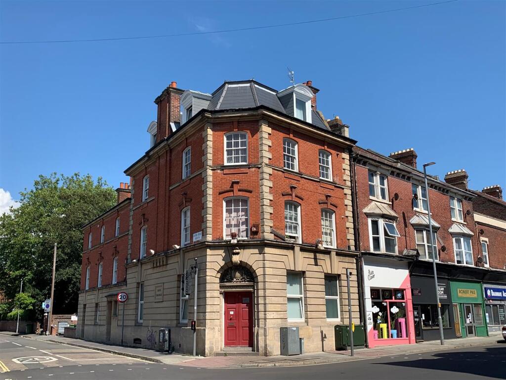 4 bed Apartment for rent in Portsmouth. From NEXA Properties - Southsea