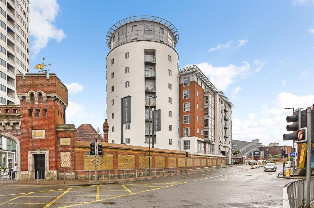 4 bed Studio for rent in Portsmouth. From NEXA Properties - Southsea 4 bed Studio for rent in Portsmouth. From NEXA Properties - Southsea