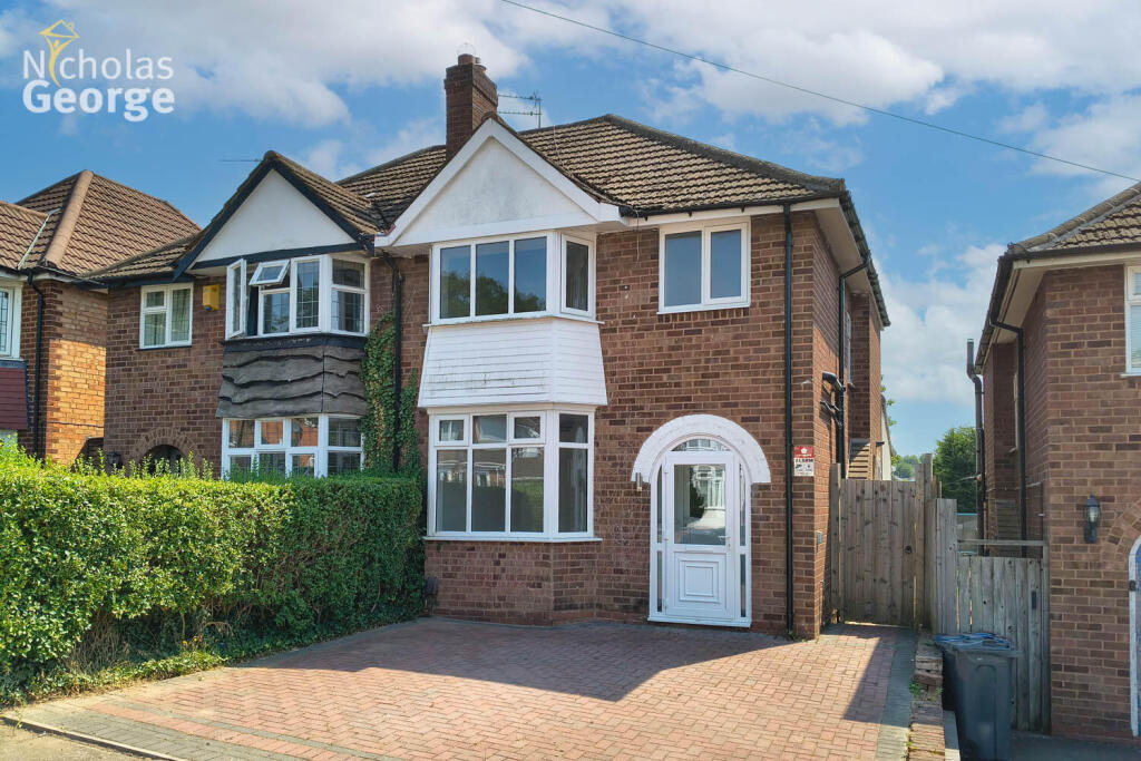 3 bed Detached for rent in Major's Green. From Nicholas George Ltd - Moseley 3 bed Detached for rent in Major's Green. From Nicholas George Ltd - Moseley