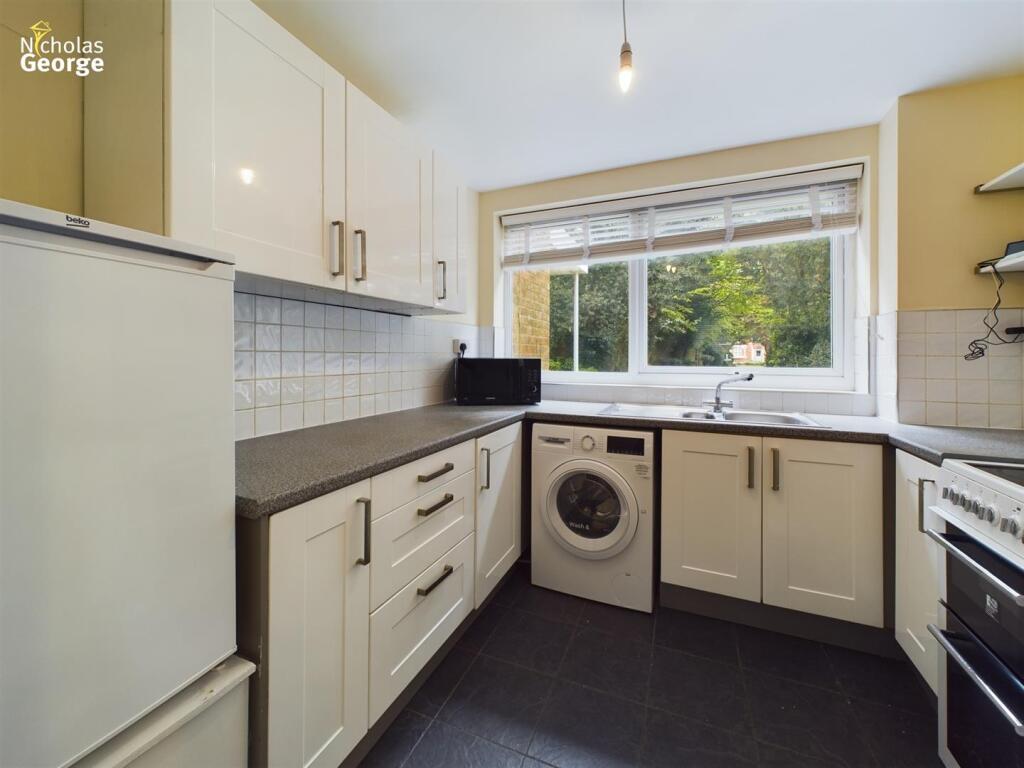 2 bed 1st Floor Flat for rent in Birmingham. From Nicholas George Ltd - Moseley