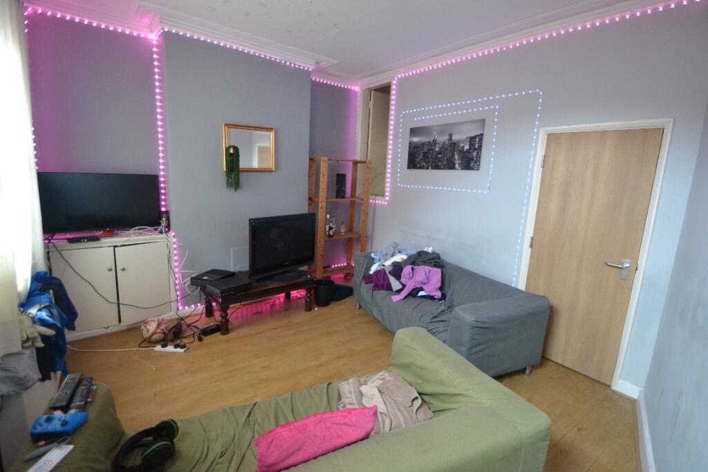 3 bed Mid Terraced House for rent in Nottingham. From Nicholas Humphreys - Nottingham