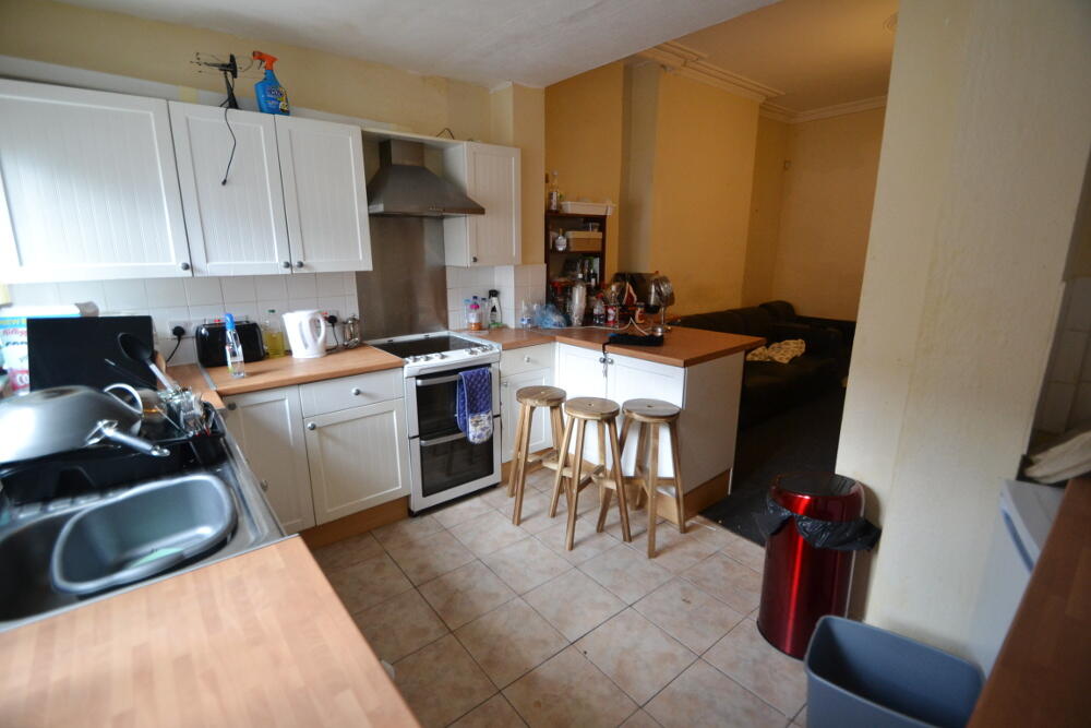 6 bed Semi Detached for rent in West Bridgford. From Nicholas Humphreys - Nottingham