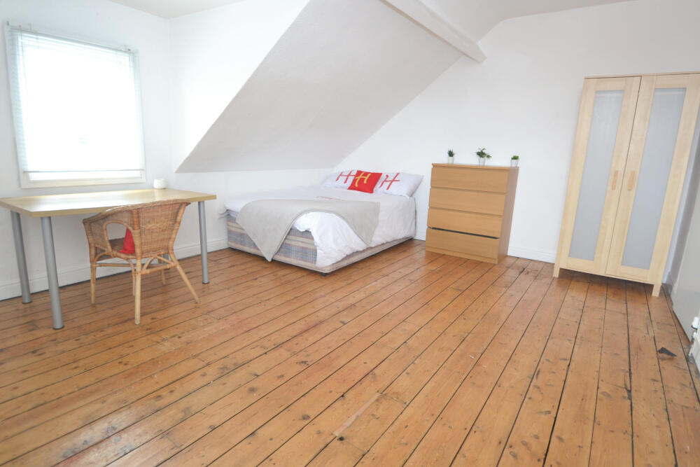 5 bed Semi Detached for rent in West Bridgford. From Nicholas Humphreys - Nottingham