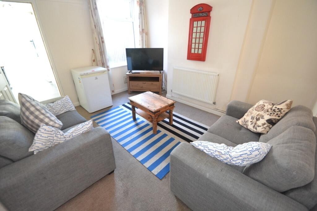 4 bed Mid Terraced House for rent in Nottingham. From Nicholas Humphreys - Nottingham