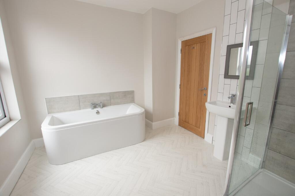 3 bed Mid Terraced House for rent in Wilford. From Nicholas Humphreys - Nottingham