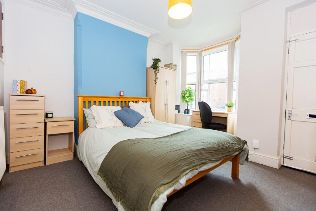 5 bed Detached for rent in West Bridgford. From Nicholas Humphreys - Nottingham