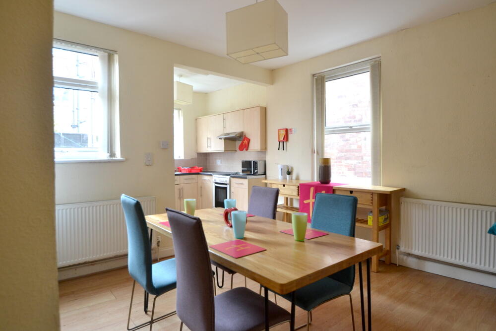 4 bed Semi Detached for rent in West Bridgford. From Nicholas Humphreys - Nottingham 4 bed Semi Detached for rent in West Bridgford. From Nicholas Humphreys - Nottingham