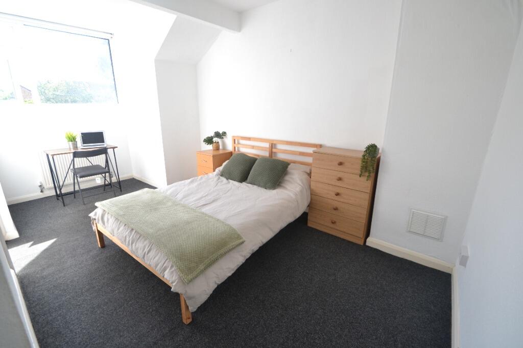 4 bed Mid Terraced House for rent in Wilford. From Nicholas Humphreys - Nottingham 4 bed Mid Terraced House for rent in Wilford. From Nicholas Humphreys - Nottingham