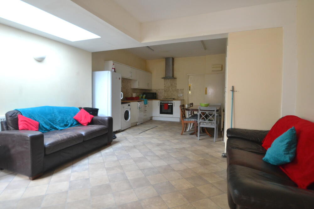 5 bed Semi Detached for rent in Nottingham. From Nicholas Humphreys - Nottingham