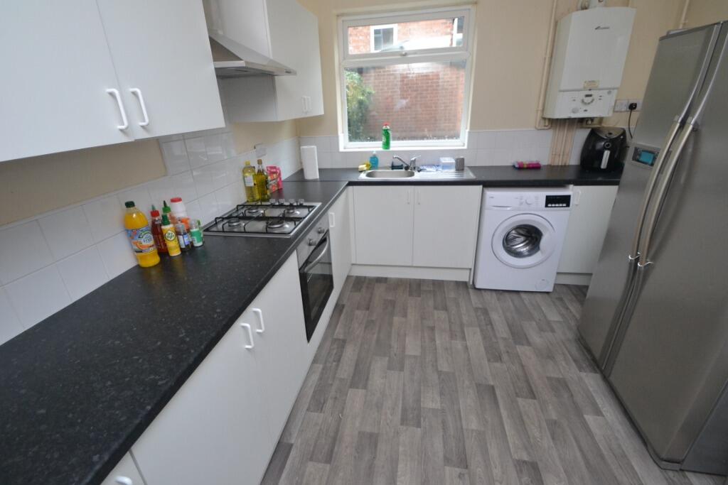 4 bed Semi Detached for rent in Nottingham. From Nicholas Humphreys - Nottingham 4 bed Semi Detached for rent in Nottingham. From Nicholas Humphreys - Nottingham
