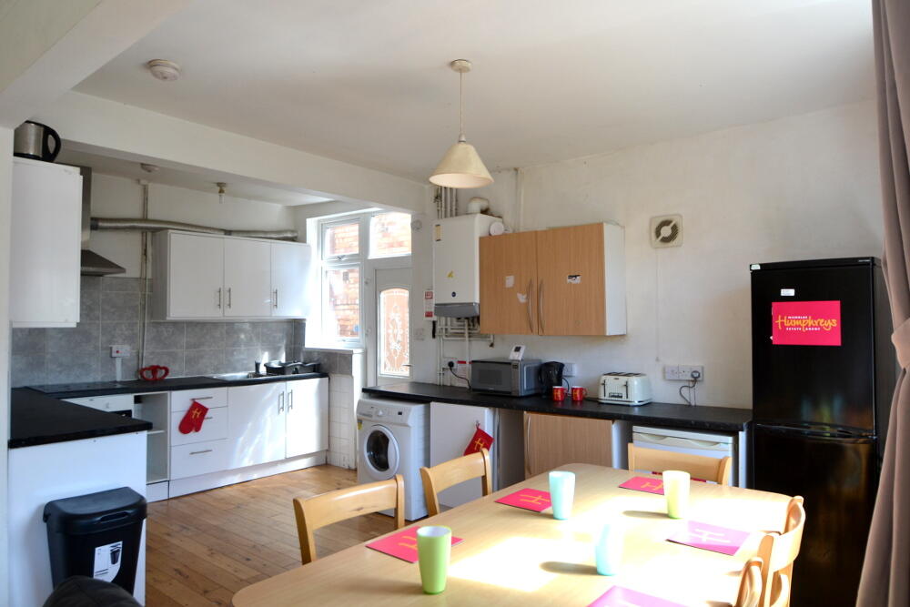 5 bed Detached for rent in Nottingham. From Nicholas Humphreys - Nottingham