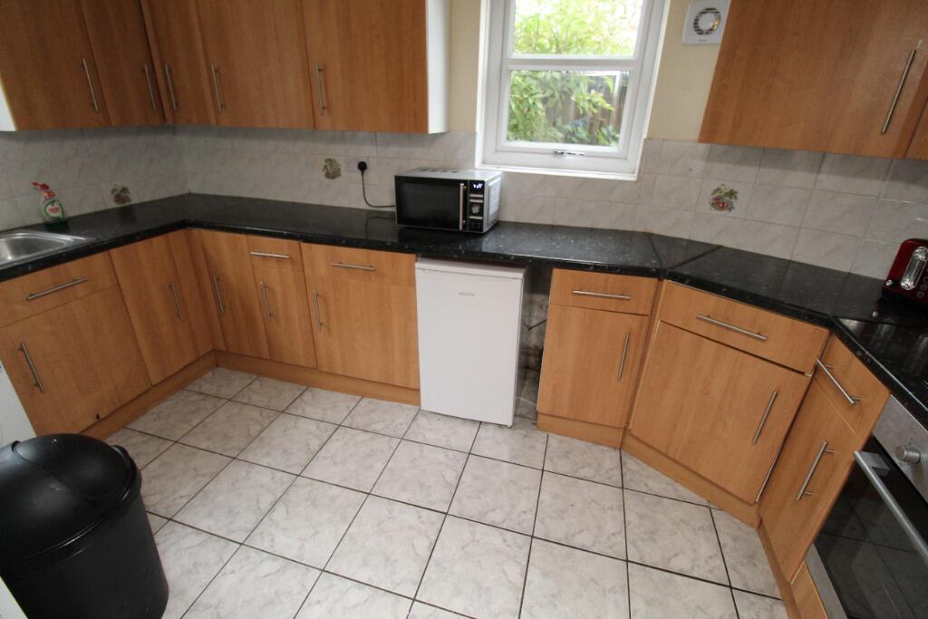 5 bed Semi Detached for rent in West Bridgford. From Nicholas Humphreys - Nottingham 5 bed Semi Detached for rent in West Bridgford. From Nicholas Humphreys - Nottingham