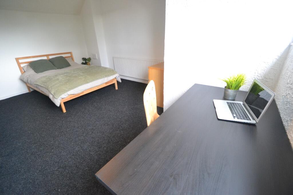 4 bed Mid Terraced House for rent in Wilford. From Nicholas Humphreys - Nottingham 4 bed Mid Terraced House for rent in Wilford. From Nicholas Humphreys - Nottingham