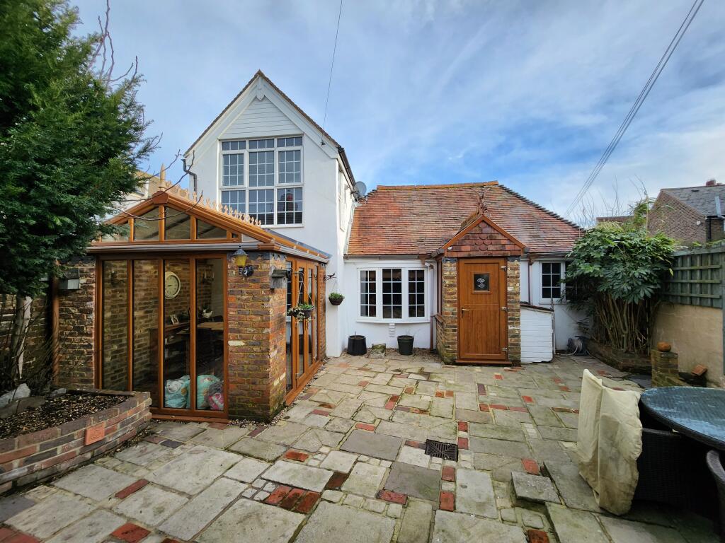 2 bed Detached for rent in Eastbourne. From Northwood - Eastbourne