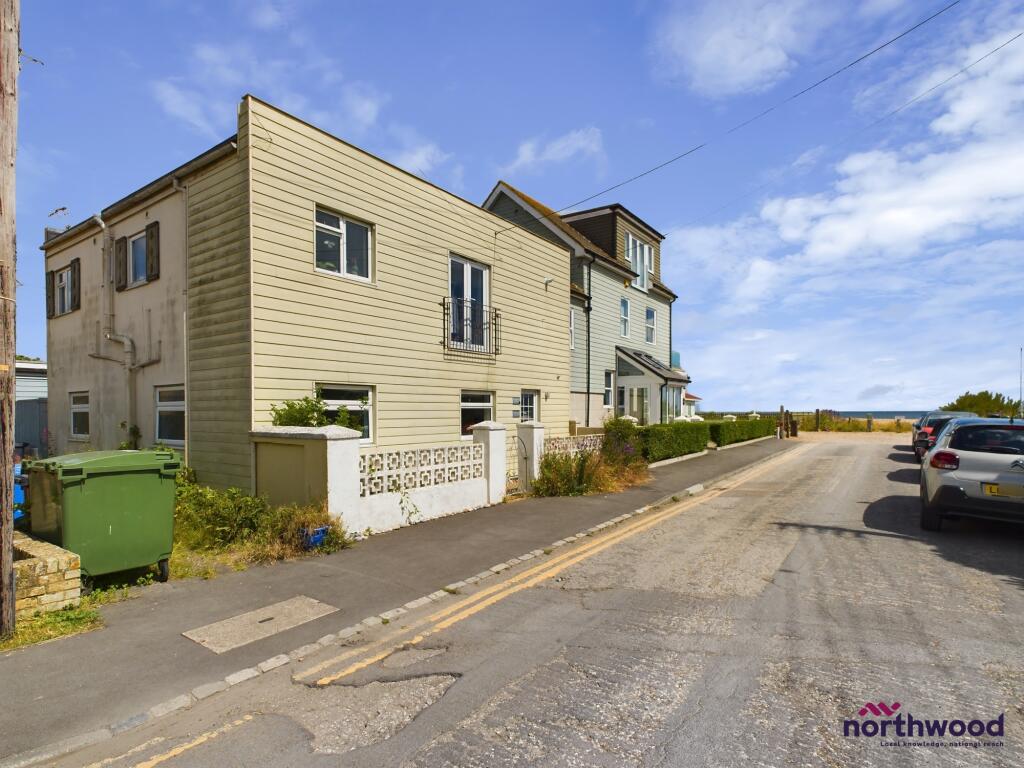 2 bed 1st Floor Flat for rent in Pevensey Bay. From Northwood - Eastbourne