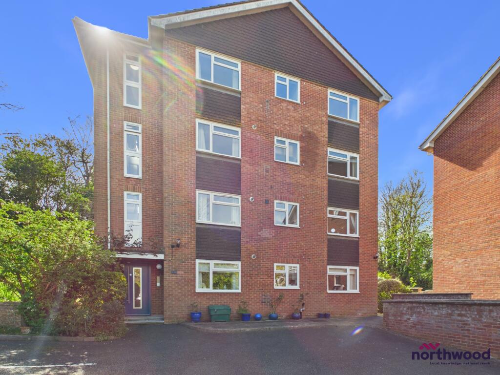 3 bed Apartment for rent in Friston. From Northwood - Eastbourne