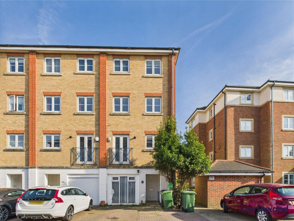 5 bed Town House for rent in Crumbles. From Northwood - Eastbourne 5 bed Town House for rent in Crumbles. From Northwood - Eastbourne