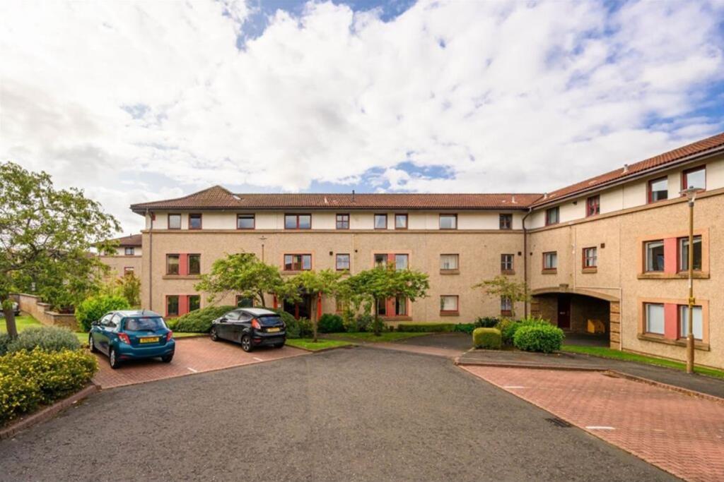 2 bed 1st Floor Flat for rent in Edinburgh. From Northwood - Edinburgh